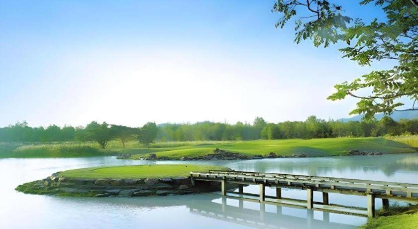 Lake View Hotel And Golf Club HHQ Exterior photo