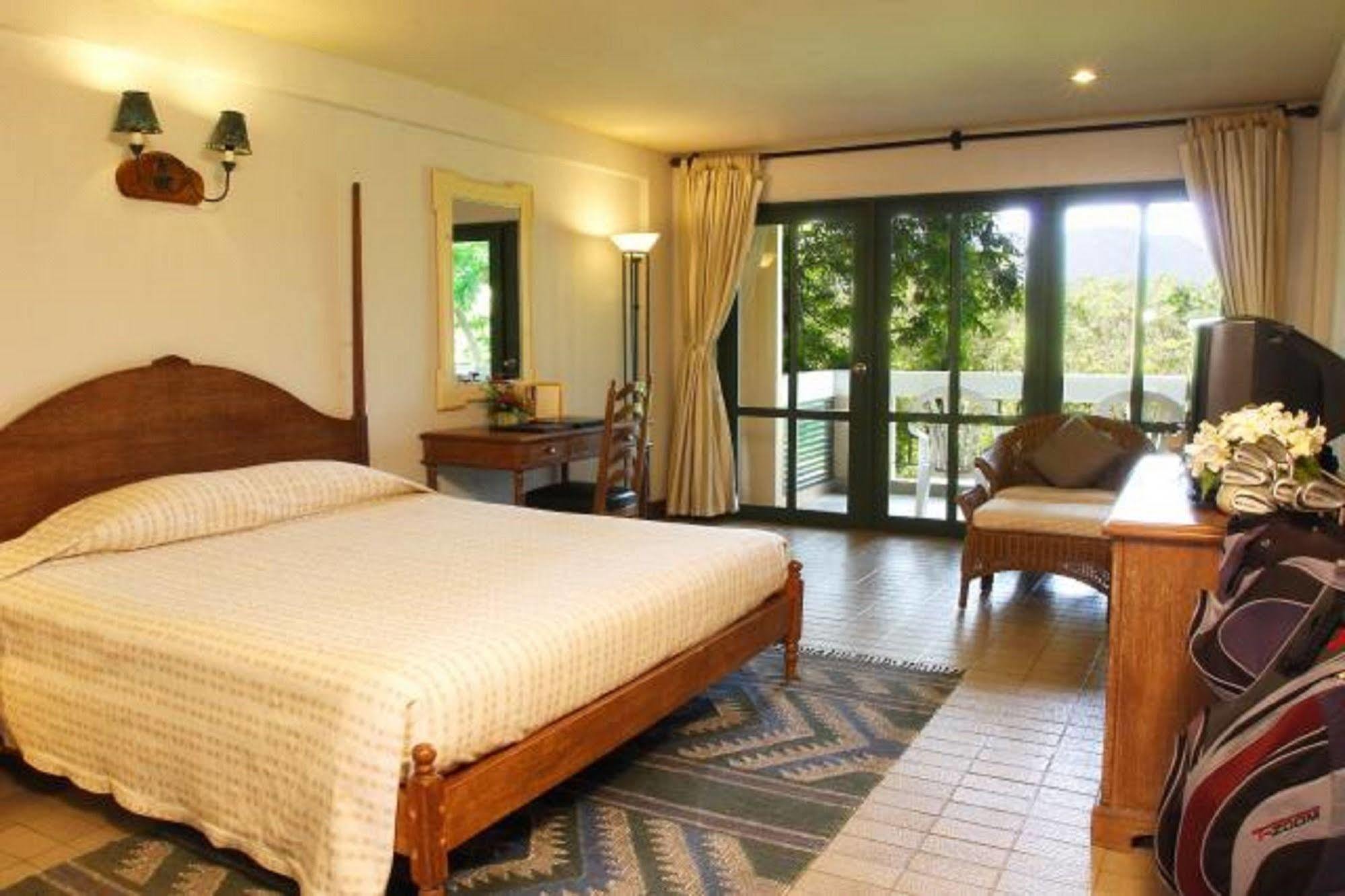 Lake View Hotel And Golf Club HHQ Room photo